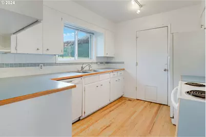 390 NW Conifer Blvd, Corvallis, OR 97330 - Photo 16