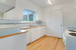 390 NW Conifer Blvd, Corvallis, OR 97330 - Photo 16