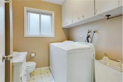 390 NW Conifer Blvd, Corvallis, OR 97330 - Photo 32