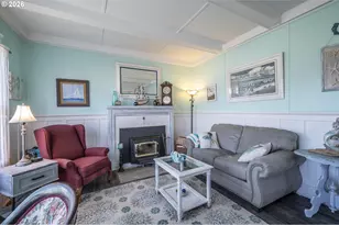 830 Division St SE, Bandon, OR 97411 - Photo 14