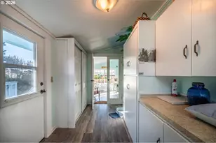 830 Division St SE, Bandon, OR 97411 - Photo 30