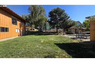 380 Thompson St, Heppner, OR 97836 - Photo 6