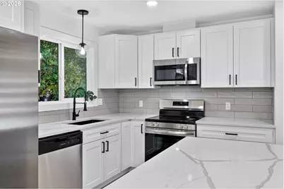 16006 NE Morris Ct, Portland, OR 97230 - Photo 12