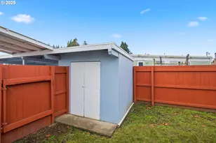 2150 Laura St, Springfield, OR 97477 - Photo 28