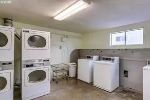 2150 Laura St, Springfield, OR 97477 - Photo 40