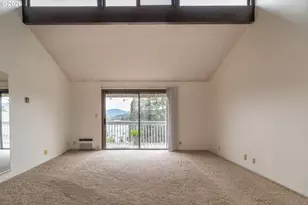 26 NW Mountain View Dr, Roseburg, OR 97471 - Photo 4
