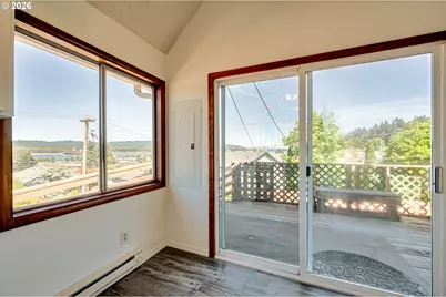 135 Date St, Kalama, WA 98625 - Photo 6