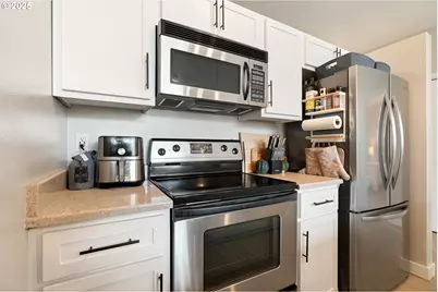 1125 NW 9th Ave #517, Portland, OR 97209 - Photo 12