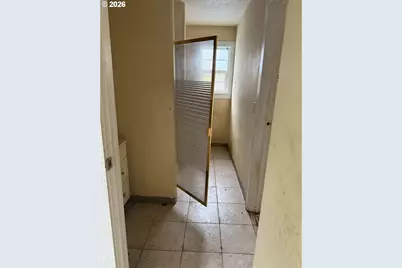 14062 SE Foster Rd, Portland, OR 97236 - Photo 4