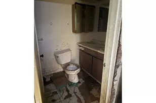 14062 SE Foster Rd, Portland, OR 97236 - Photo 10