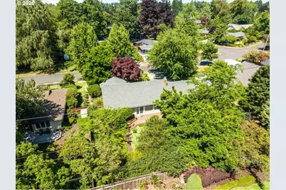 243 Dartmoor Dr, Eugene, OR 97401 - Photo 40