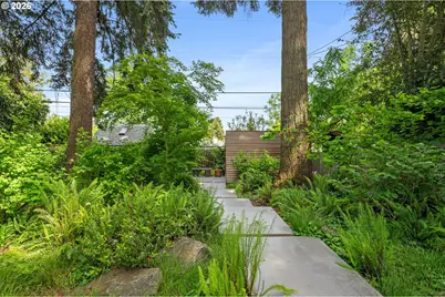 2051 Madison St, Eugene, OR 97405 - Photo 38