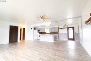 320 W Delta St, Union, OR 97883 - Photo 4