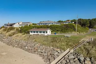 315 El Pino Ave, Lincoln City, OR 97367 - Photo 36