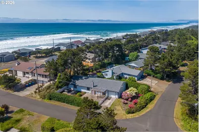 315 El Pino Ave, Lincoln City, OR 97367 - Photo 4