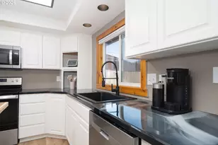 315 El Pino Ave, Lincoln City, OR 97367 - Photo 8