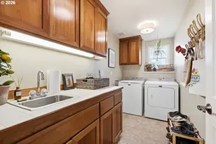 3387 Bentley Ave, Eugene, OR 97405 - Photo 38