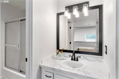 301 N 15th St #201, Hood River, OR 97031 - Photo 14