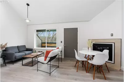 301 N 15th St #201, Hood River, OR 97031 - Photo 4