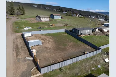 1111 Starlight St, The Dalles, OR 97058 - Photo 2