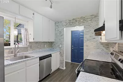 1551 NW Tanasbrook Ct, Beaverton, OR 97006 - Photo 4