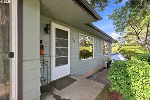 1908 SW Miles St, Portland, OR 97219 - Photo 2