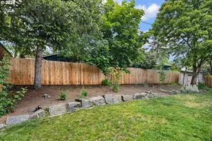 425 W 28th Ave, Eugene, OR 97405 - Photo 32