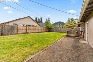 657 61st St, Springfield, OR 97478 - Photo 34