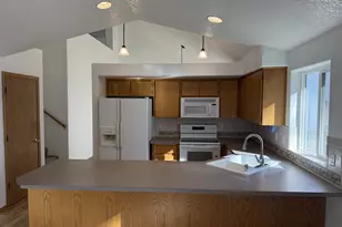 1660 N 18th St, Washougal, WA 98671 - Photo 10