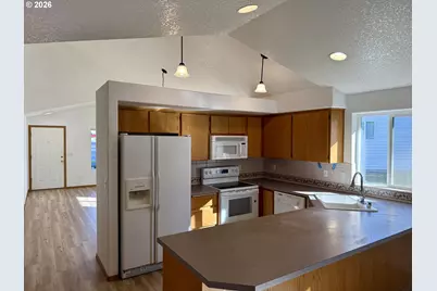 1660 N 18th St #4, Washougal, WA 98671 - Photo 8