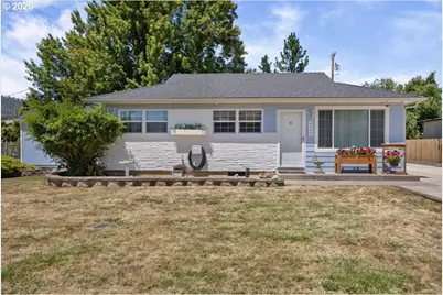 946 E 4th Ave, Riddle, OR 97469 - Photo 2