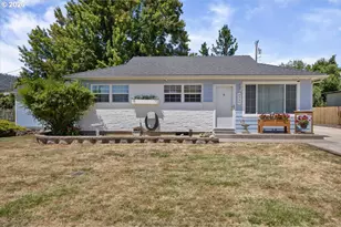946 E 4th Ave, Riddle, OR 97469 - Photo 2