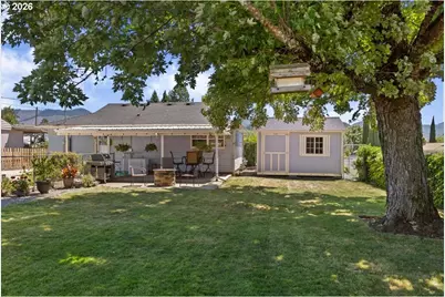 946 E 4th Ave, Riddle, OR 97469 - Photo 4