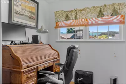946 E 4th Ave, Riddle, OR 97469 - Photo 18