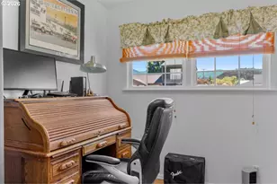 946 E 4th Ave, Riddle, OR 97469 - Photo 18