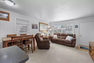 946 E 4th Ave, Riddle, OR 97469 - Photo 10