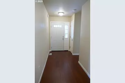 90 NW Birch Ave, Warrenton, OR 97146 - Photo 2