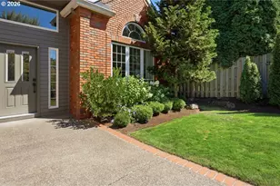 1625 Carriage Way, West Linn, OR 97068 - Photo 2
