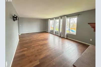 4111 NE 3rd St, Gresham, OR 97030 - Photo 2