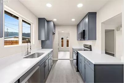 260 SW Ford Ave, Winston, OR 97496 - Photo 14