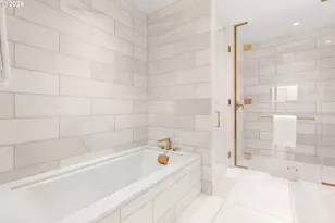 550 SW 10th Ave, Portland, OR 97205 - Photo 14