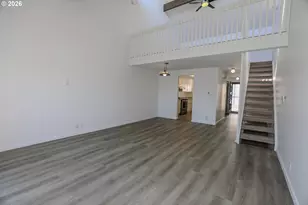 28 NW Mountain View Dr, Roseburg, OR 97471 - Photo 6
