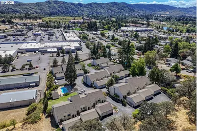 28 NW Mountain View Dr, Roseburg, OR 97471 - Photo 48