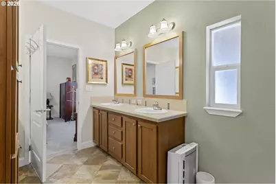 11542 SW Royal Villa Dr, Portland, OR 97224 - Photo 22