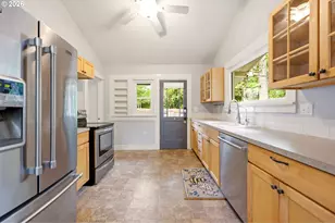 1107 W Powell Blvd, Gresham, OR 97030 - Photo 8