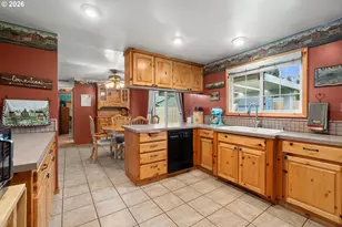 18030 SE Pershing Ct, Portland, OR 97236 - Photo 16