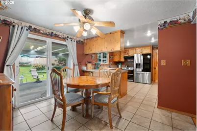 18030 SE Pershing Ct, Portland, OR 97236 - Photo 12