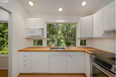 12 Mountain Cir, Lake Oswego, OR 97035 - Photo 14