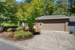 12 Mountain Cir, Lake Oswego, OR 97035 - Photo 2