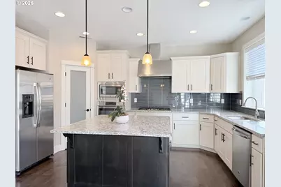 13823 SE Nightingale Ave, Happy Valley, OR 97015 - Photo 12